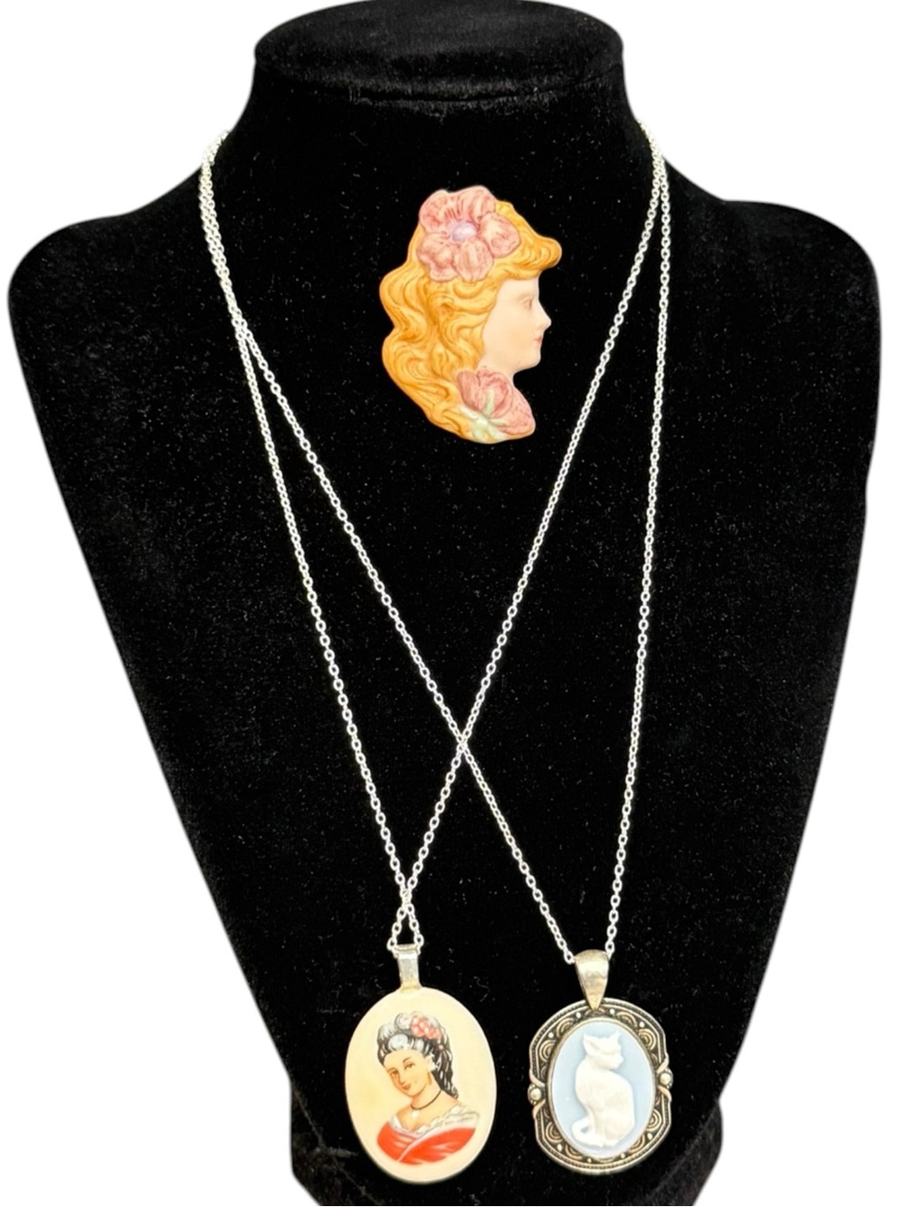 Vintage Style Cameo Jewelry Bundle Resin Necklaces Brooch Pin Lot Cat Senorita